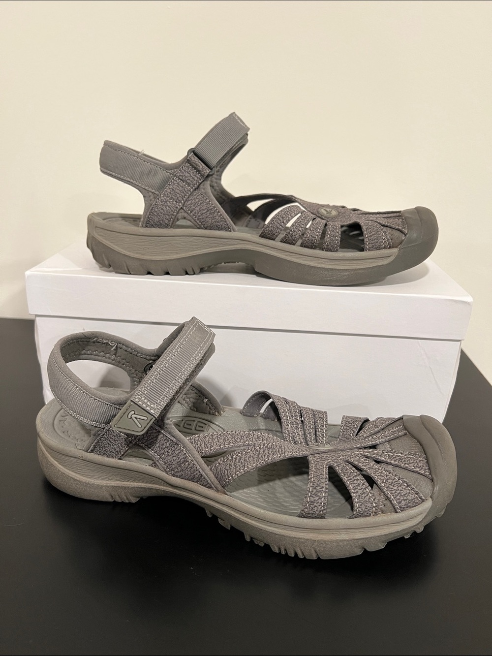 Keen Rose Closed-Toe Outdoor Sandals in Gargoyle/Raven Size 8 - Picture 3 of 12